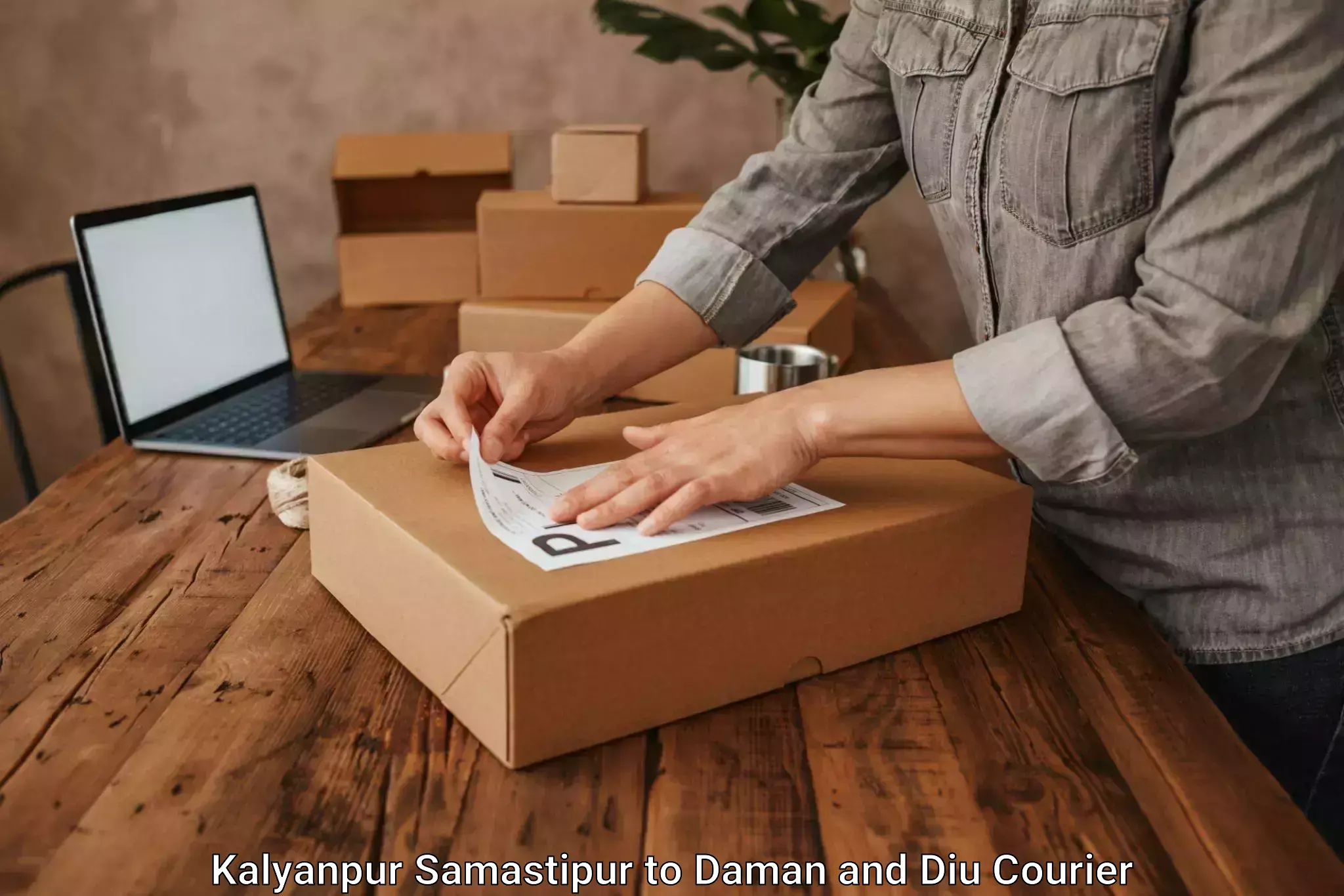 Moving and handling services Kalyanpur Samastipur to Daman and Diu